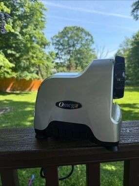 Omega Silver and Black JUICER